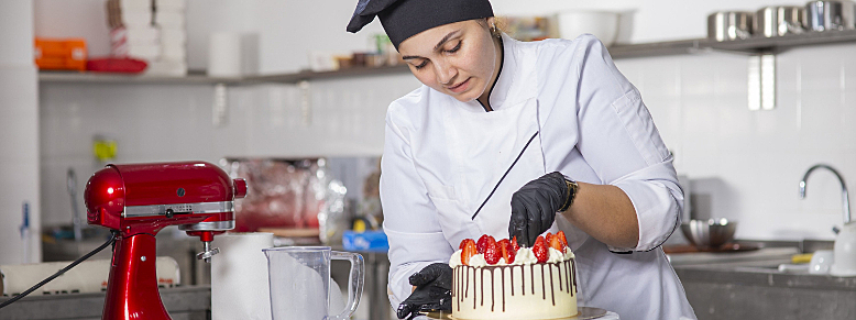 Quer fazer bolos para vender? Veja dicas, receitas e invista